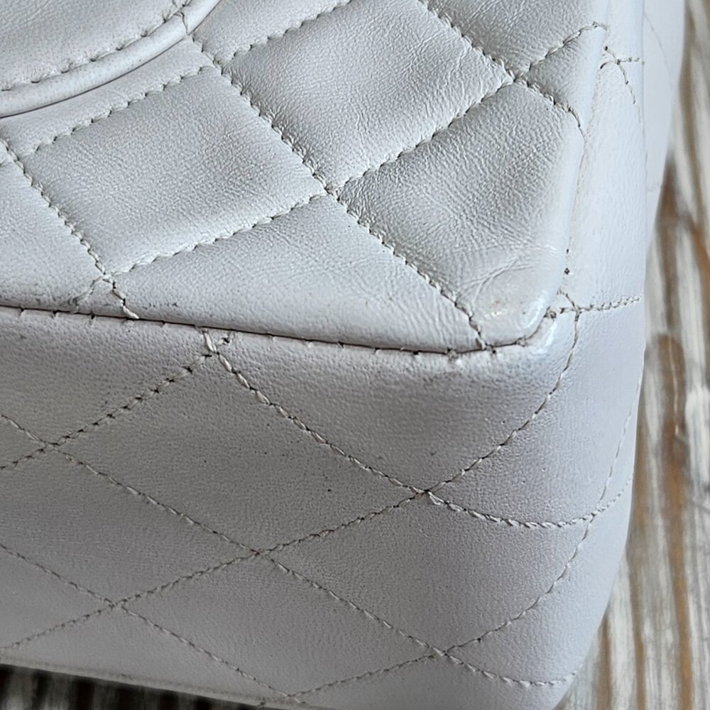 Vintage Chanel Medium 25 Classic Double Flap Lambskin Leather White and Gold - Picture 6 of 16